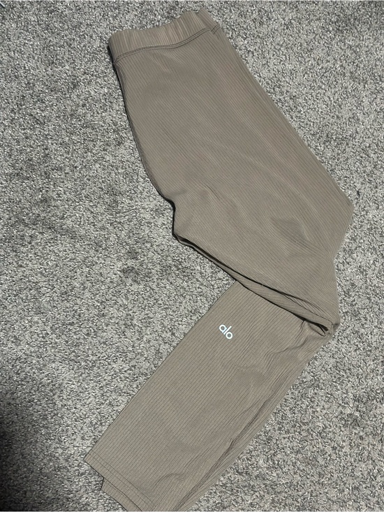 ALO Yoga Pants - ALO Yoga Ribbed Leggings in Taupe